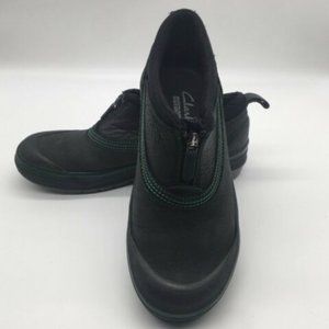 Clarks Outdoor Slip On Ridge Zipper Muckers ~ 7.5